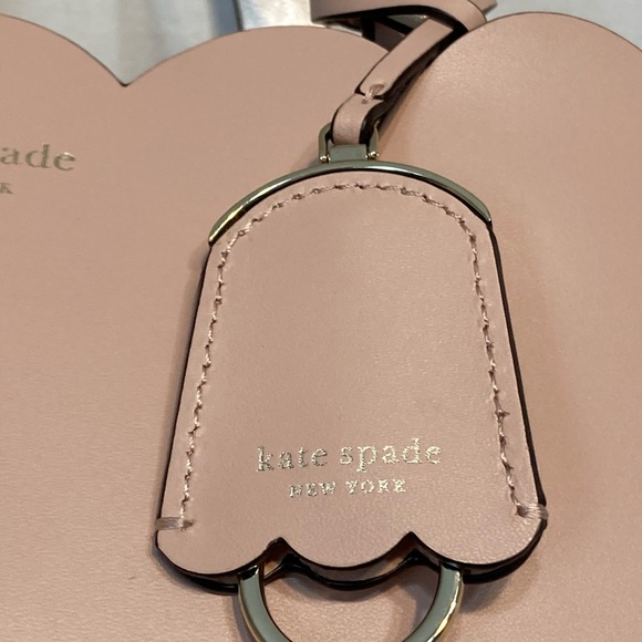 KATE SPADE PALE ROSE TOTE BAG WITH DETACHABLE KEY RING SCALLOPPED EDGE NWT - Picture 2 of 11
